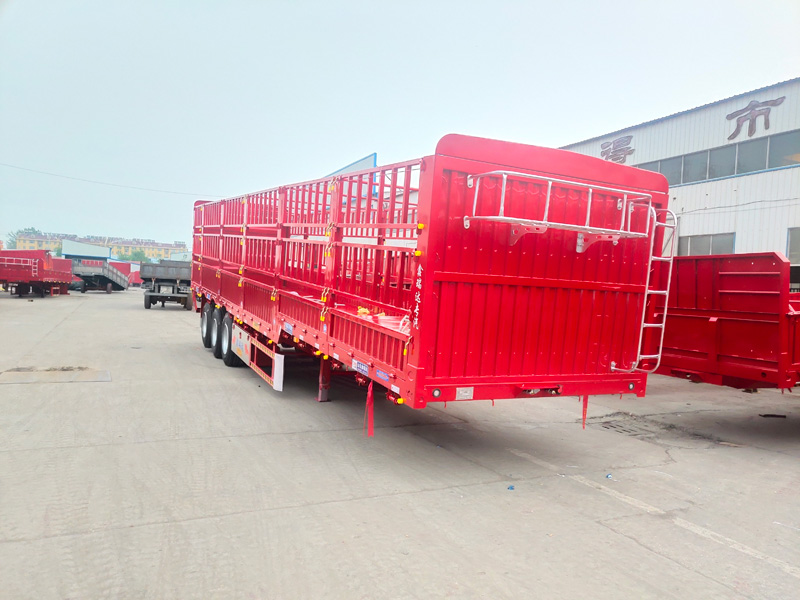 Warehouse Fence Semi-Trailers